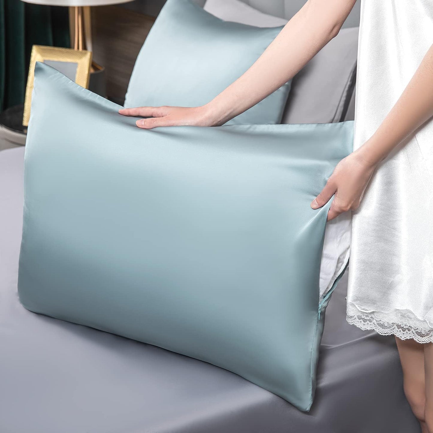 Mulberry Silk Pillowcase for Hair and Skin,Standard Size Cooling Silk Pillow Case with Hidden Zipper,Allergen Proof Dual Sides Soft Breathable Smooth Silk Pillow Cover for Women(King,Aqua Blue)