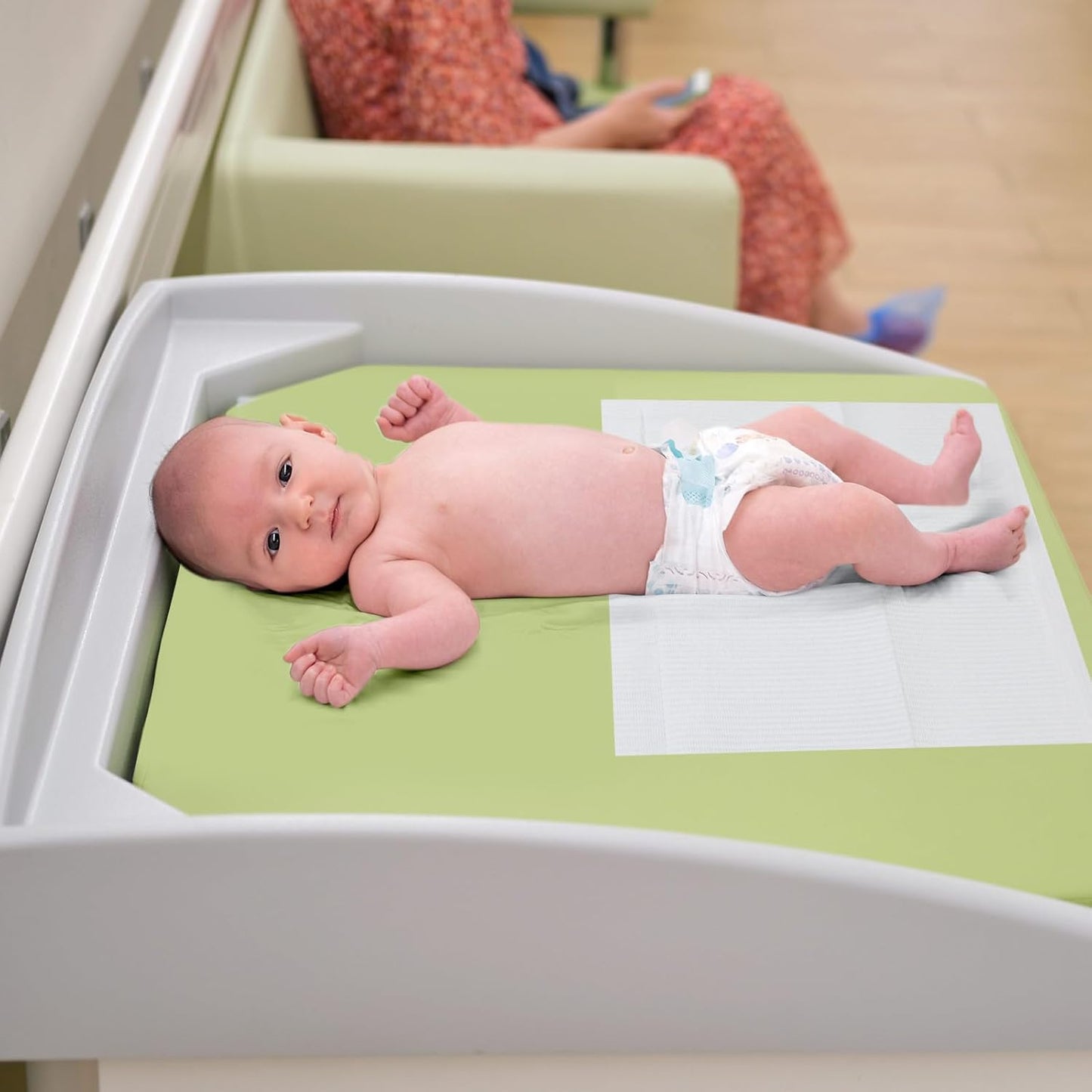 100pcs Disposable Changing Liner 2-ply Baby Changing Station Pad Disposable Changing Pads Diaper Changing Mat Portable Sanitary Liner Refills for Commercial Restrooms (White)