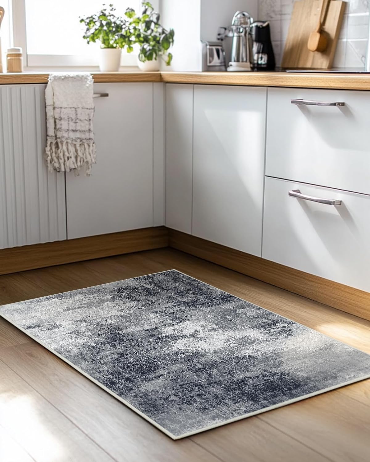 AMADA HOMEFURNISHING Washable Entry Rug,2x3 Modern Abstract Rug with Short Pile and Non-Slip Backing, Small Rug with Abstract Pattern for Entryway, Kitchen and Living Room, Grey