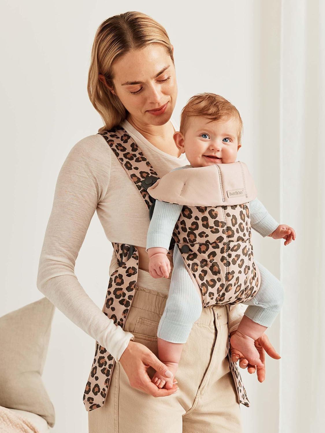 BabyBjörn Baby Carrier Mini, Cotton, Beige/Leopard | Newborn Carrier (7-25 lbs), Ergonomic, Easy-to-Use