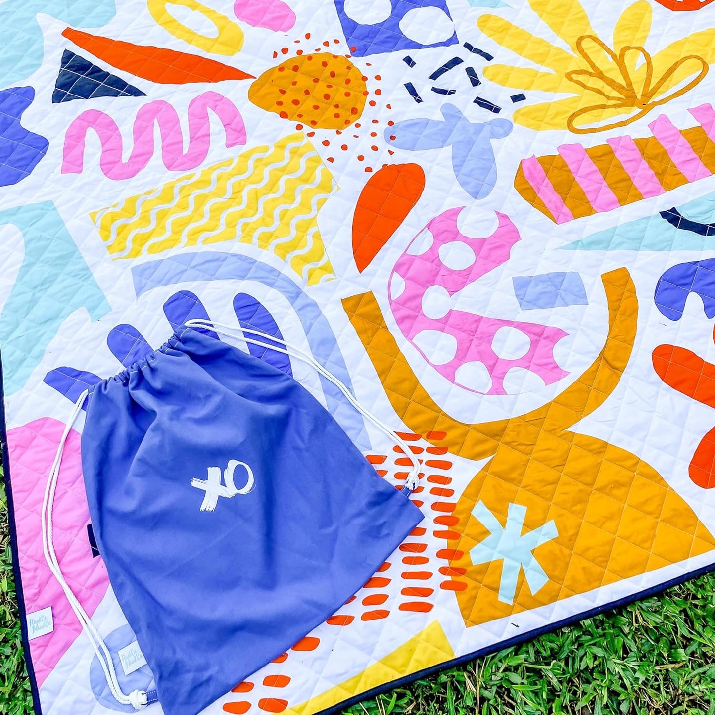 Jumbo Picnic Rug, Large Picnic Mat, 6'7" x 6'7", Outdoor Waterproof Picnic Blanket Beach Mat, Foldable & Waterproof, Picnic Blankets Ideal for Beach & Park, Outdoor Blanket, Pop Pip Pow