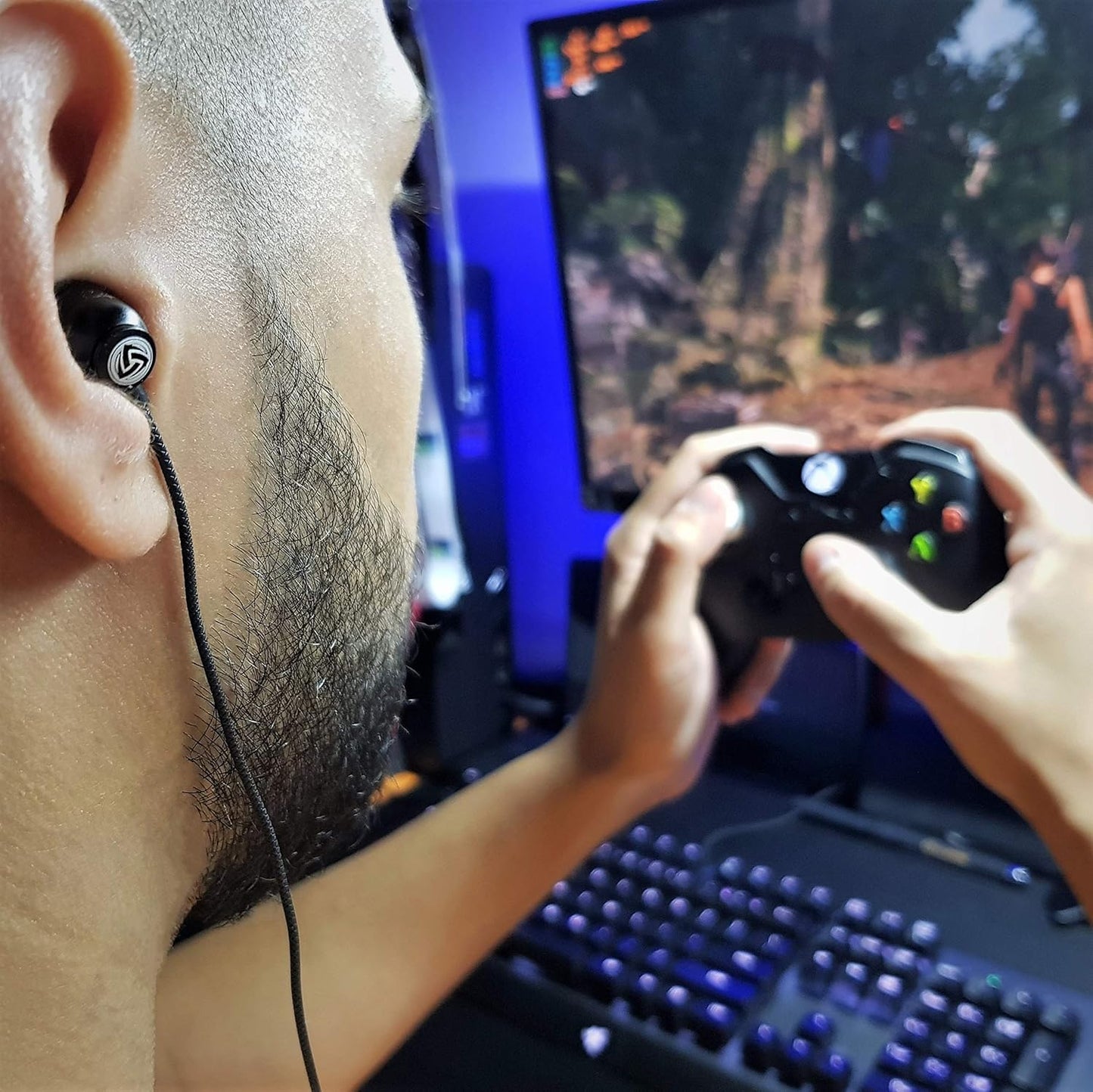 Ludos Clamor Wired Earbuds in-Ear Headphones, 5 Years Warranty, Earphones with Microphone, Noise Isolating Ear Buds for School, Kids, Women, Small Ear